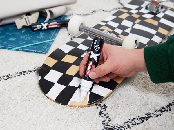 edding x-marker mit skateboard