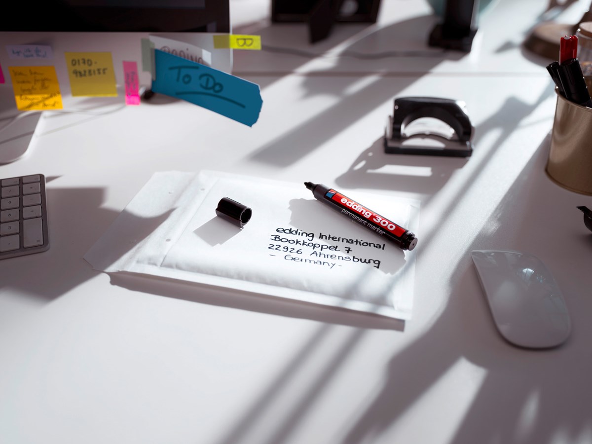 edding 300 Permanentmarker schwarz, Rundspitze 1,5-3 mm (Art.-Nr.: 4-300001)