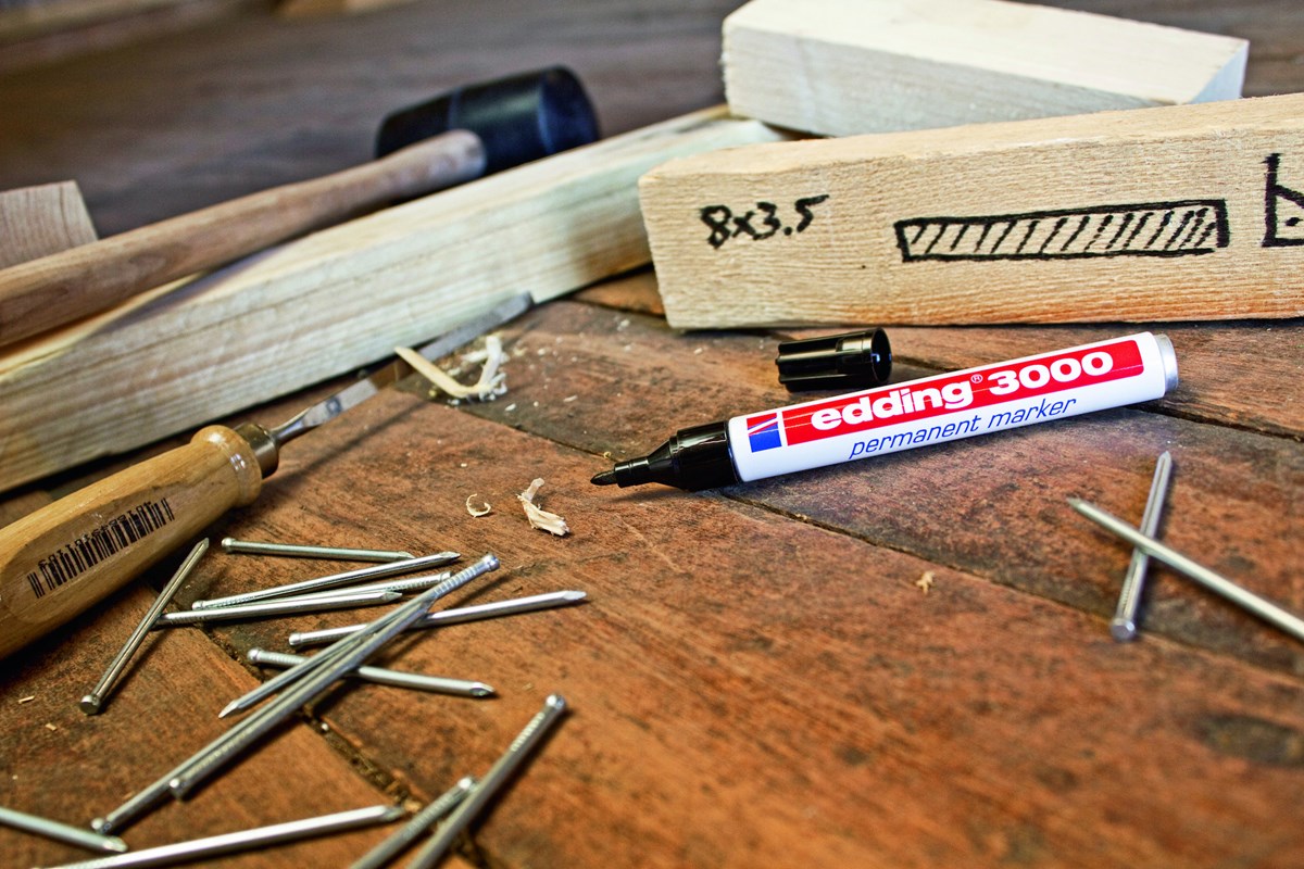 edding 3000 Permanentmarker braun, Rundspitze 1,5-3 mm (Art.-Nr.: 4-3000007)