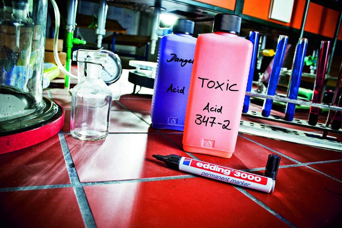 edding 3000 Permanentmarker braun, Rundspitze 1,5-3 mm (Art.-Nr.: 4-3000007)