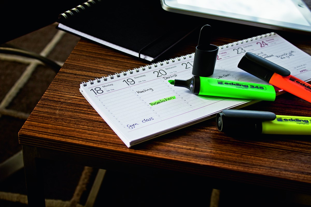 edding 345 Textmarker 4er Set sortiert, Keilspitze 2-5 mm (Art.-Nr.: 4-345-4)