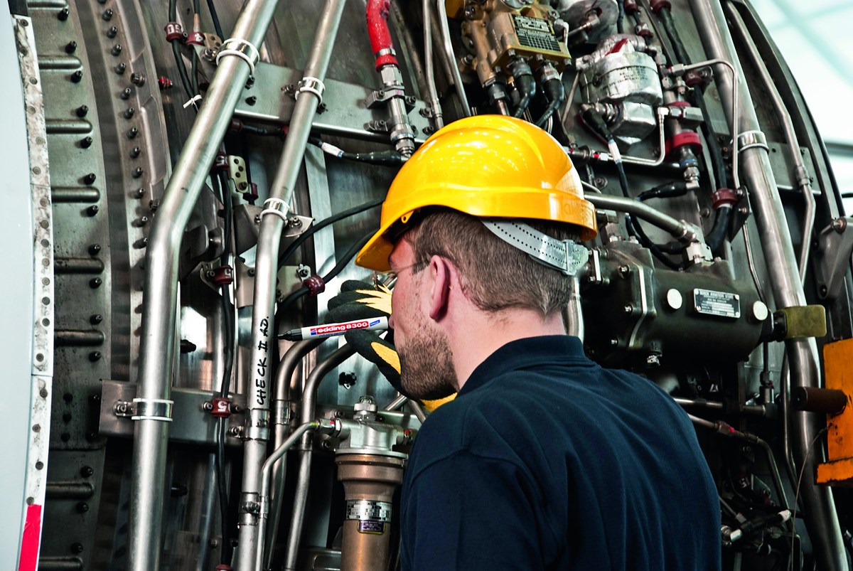 edding 8300 Industrie Permanentmarker schwarz, Rundspitze 1,5-3 mm (Art.-Nr.: 4-8300001)