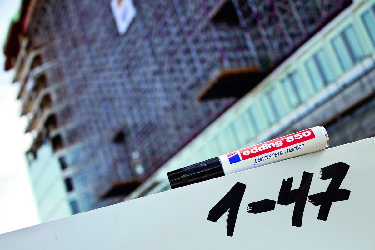 edding 850 Permanentmarker schwarz, Keilspitze 5-15 mm (Art.-Nr.: 4-850001)