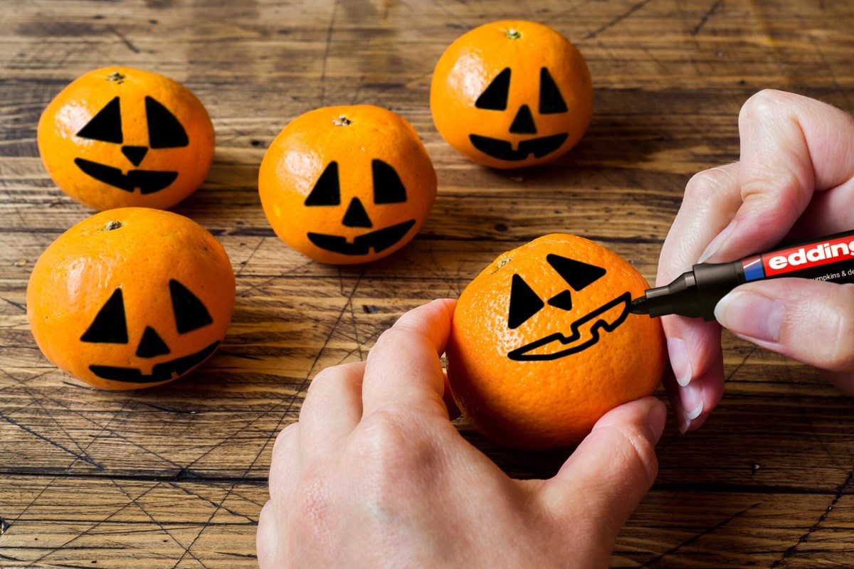 edding 3110 Halloween Marker schwarz Blister, Rundspitze 1,5-3 mm (Art.-Nr.: 4-3110-1-001)