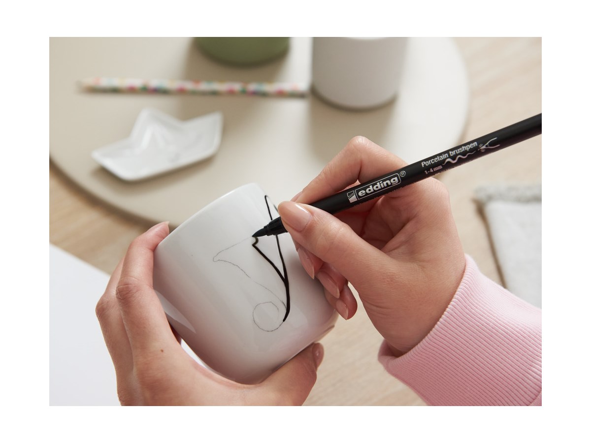 edding 4200 Porzellanpinselstift blauviolett, Pinselspitze 1-4 mm (Art.-Nr.: 4-4200330)