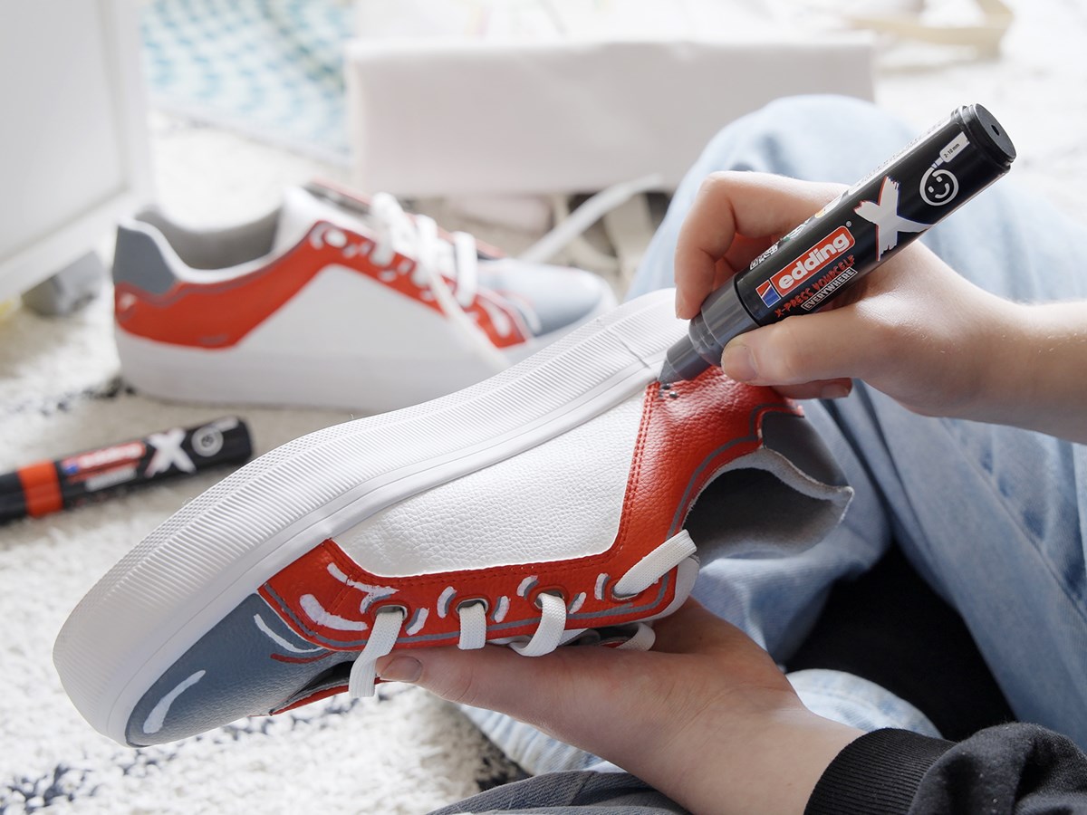 edding 6900 X Multi Marker, Yay Grey Color Set, 2 Acrylstifte, Keilspitze 2-10 mm (Art.-Nr.: 4-6900-2-2)