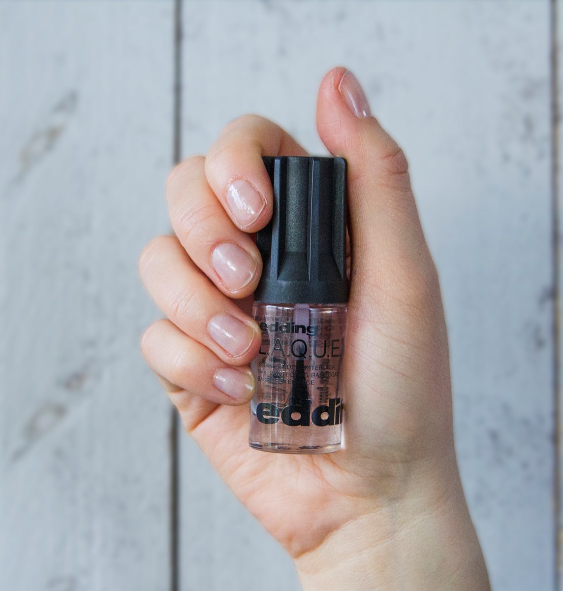 edding L.A.Q.U.E. Nagellack Unterlack nail protecting base coat, 8ml, Nr. 371 (Art.-Nr.: 4-80371)